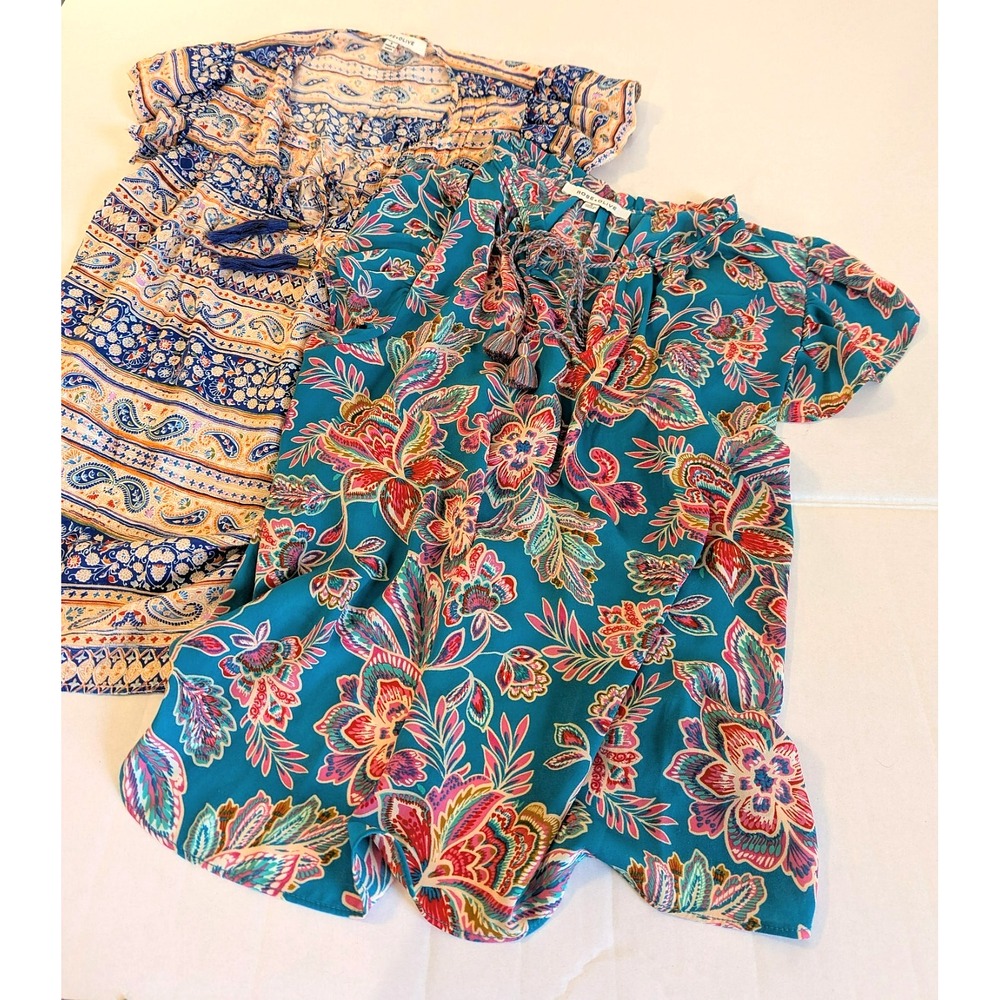 Two Rose & Olive Tops S Tassel Tie V Neck Flutter Sleeve Pleating Peasant Boho